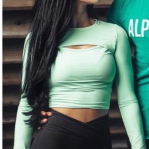 Alphalete ultra soft crop keyhole